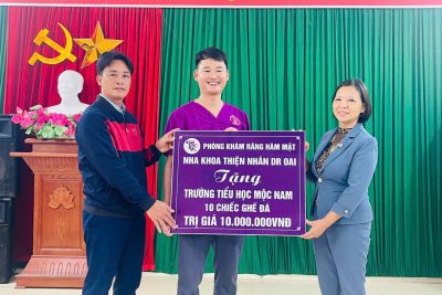 NHA KHOA THIỆN NHÂN TRAO TẶNG GHẾ ĐÁ SÂN TRƯỜNG CHO TRƯỜNG TIỂU HỌC MỘC NAM